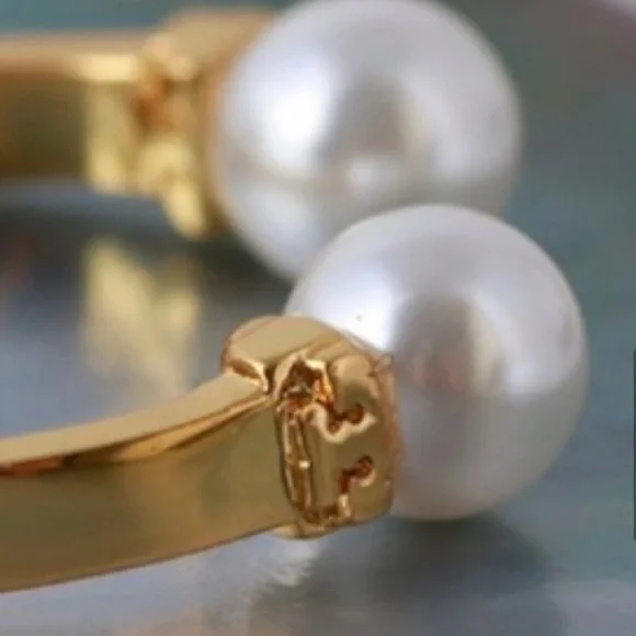 🆕 Tory Burch Authentic Gold Pearl Bud Logo Ring Size 7 - Picture 13 of 16